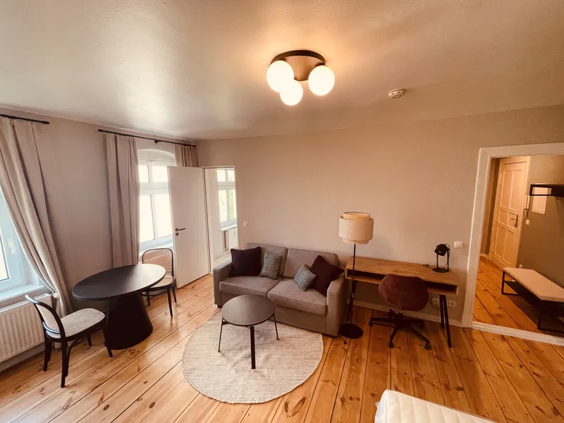 MÖBLIERTES Apartment am Helmholtzplatz! FURNISHED apartment at popular Helmholtzplatz! — photo 1